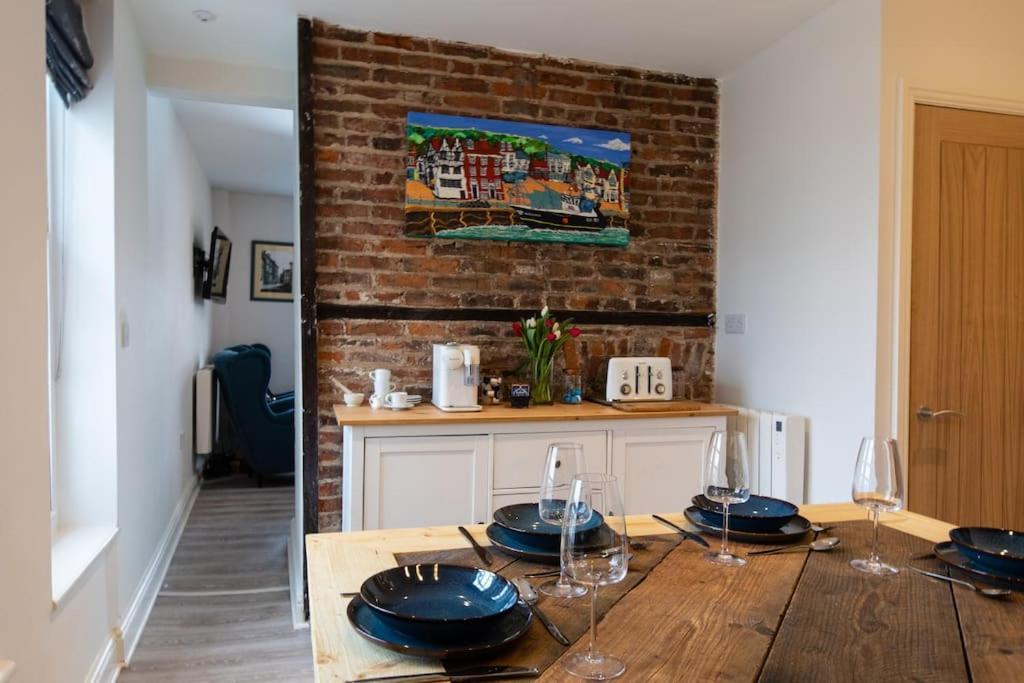 Herring Girl House - Harbourside Property, Sleeps 8 สการ์โบโรห์ ภายนอก รูปภาพ