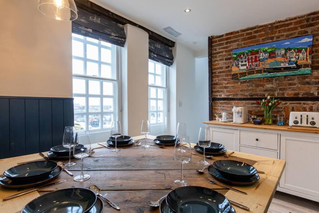 Herring Girl House - Harbourside Property, Sleeps 8 สการ์โบโรห์ ภายนอก รูปภาพ