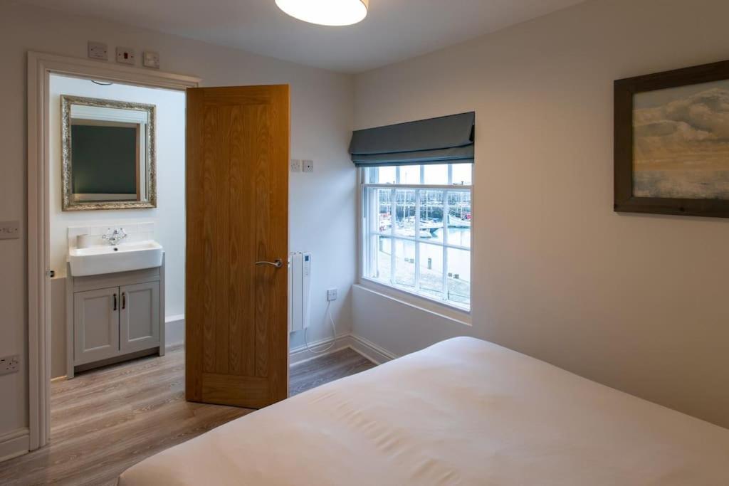 Herring Girl House - Harbourside Property, Sleeps 8 สการ์โบโรห์ ภายนอก รูปภาพ